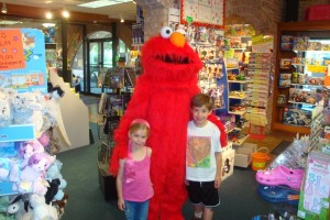 Elmo Visits The Ice House Mall Learning Express at The Ice House Mall Hosts Elmo